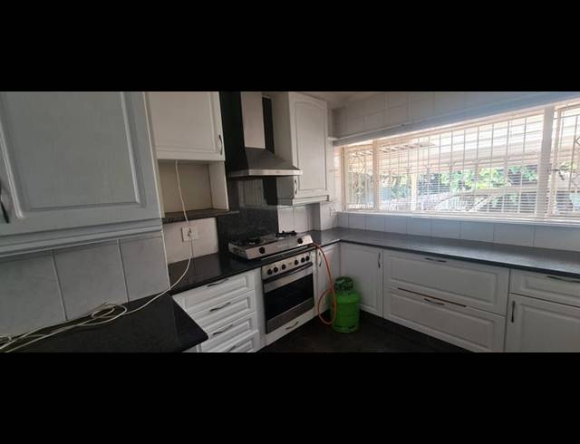 5 BEDROOM HOUSE FOR SALE IN WYCHWOOD